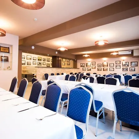 Wing Club Bed & Breakfast